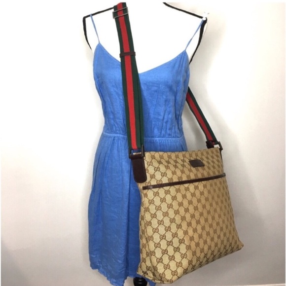 Authentic Gucci brown monogram canvas shoulder bag - Picture 3 of 16